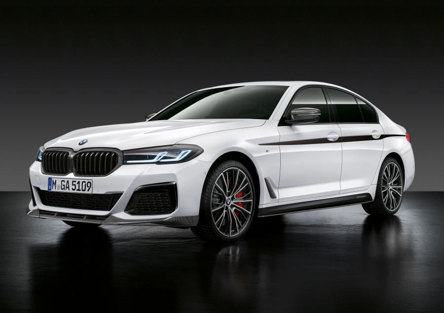  BMW 540i M Performance Accessories (G30) 2020 года  (фото 1 из 29)